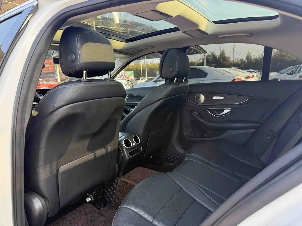 Mercedes-Benz C-Class 2019 — фото 30