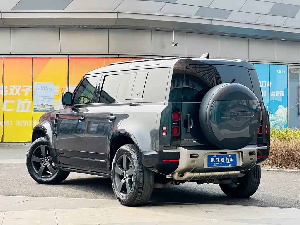 Land Rover Defender 2023 — фото 4