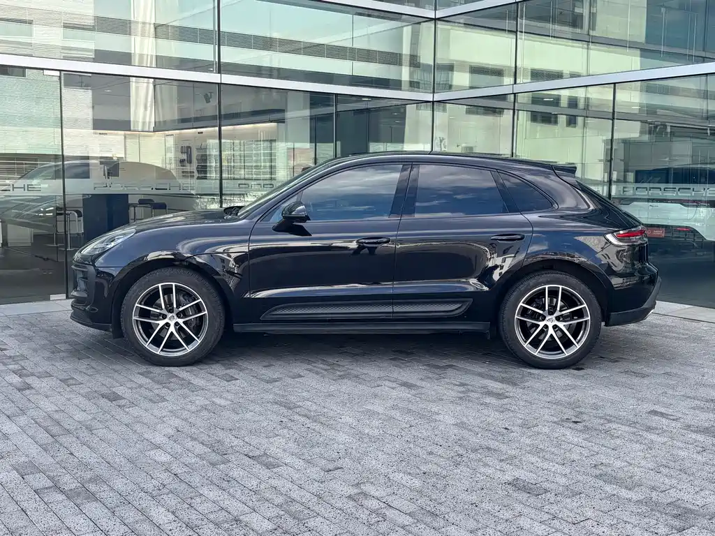 Porsche Macan 2023 — фото 7