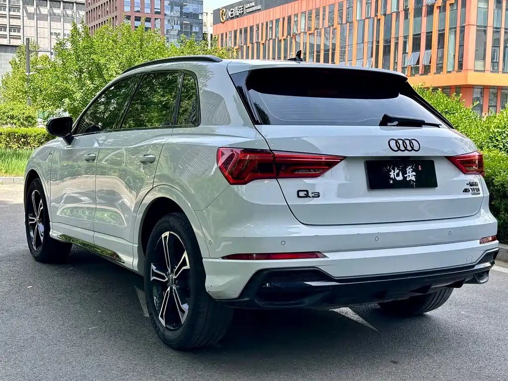 Audi Q3 2023 — фото 4