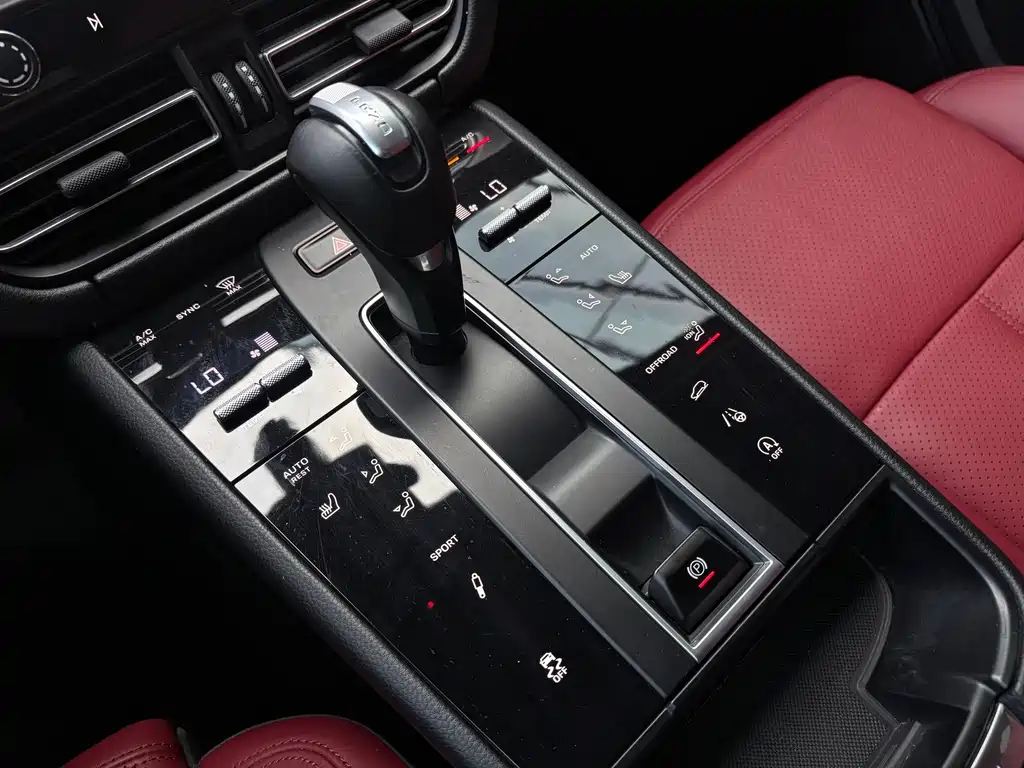 Porsche Macan 2023 — фото 29