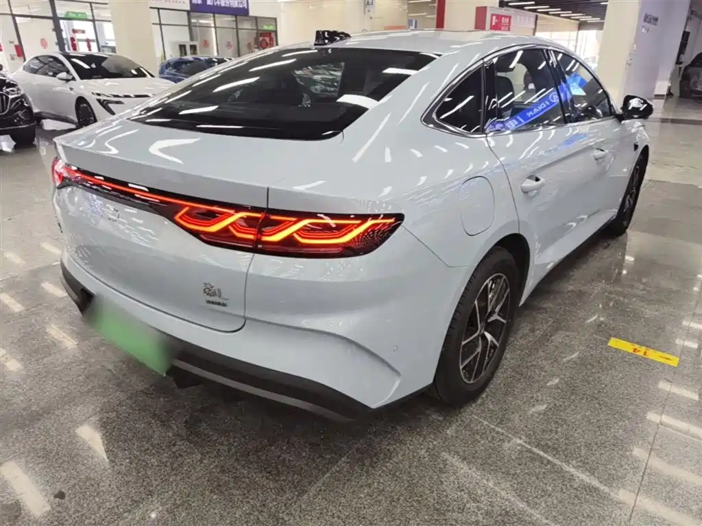 BYD Qin L 2025 — фото 7