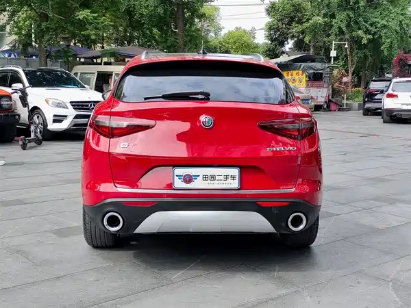 Alfa Romeo Stelvio 2017
