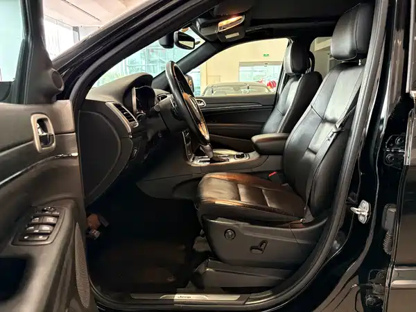Jeep Grand Cherokee 2020
