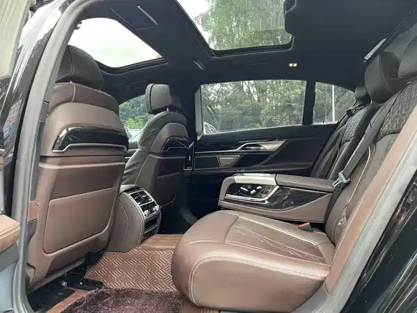 BMW 7 Series 2021