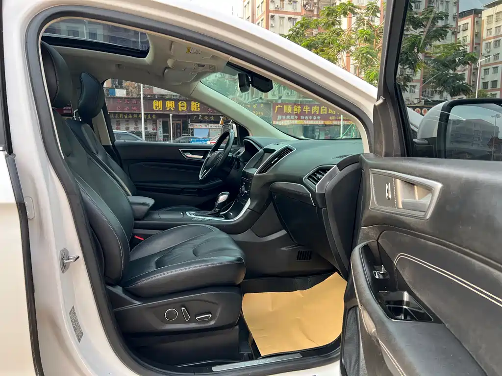 Ford Edge 2017 — фото 14