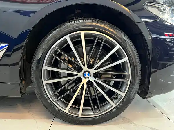 BMW 5 Series 2022