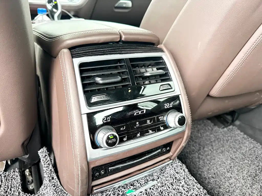 BMW 7 Series 2020 — фото 17