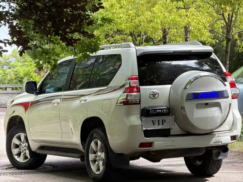 Toyota Prado 2015 — фото 9
