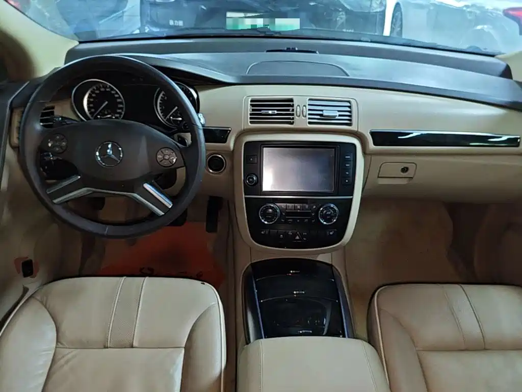 Mercedes-Benz R-Class 2017 — фото 10
