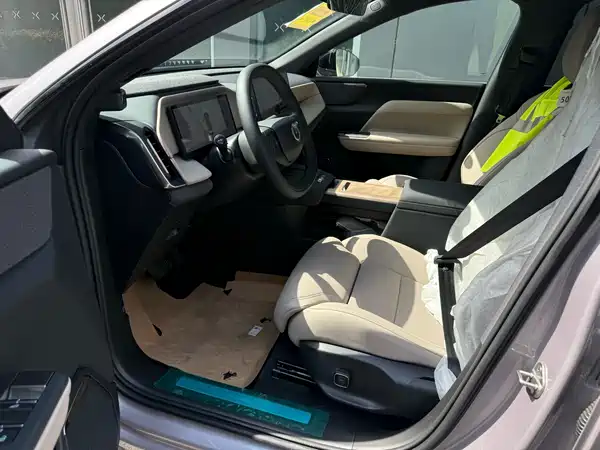 Volvo XC70 Plug-In Hybrid 2025