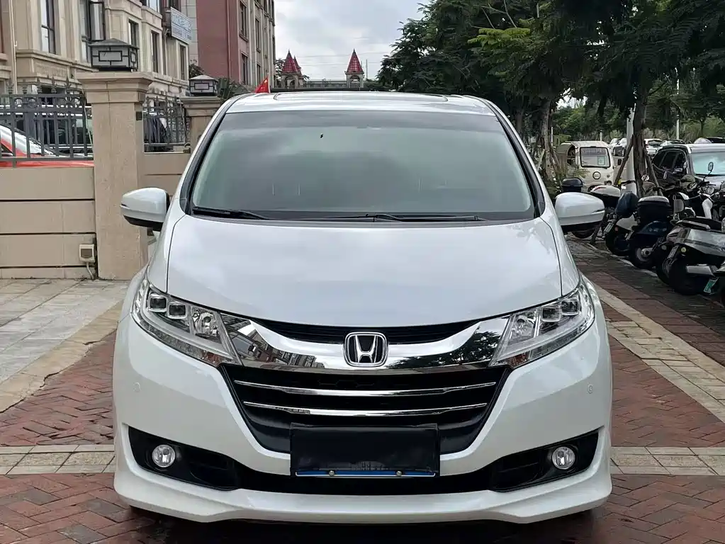 Honda Odyssey 2017 — фото 2