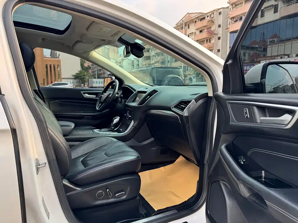 Ford Edge 2017 — фото 12