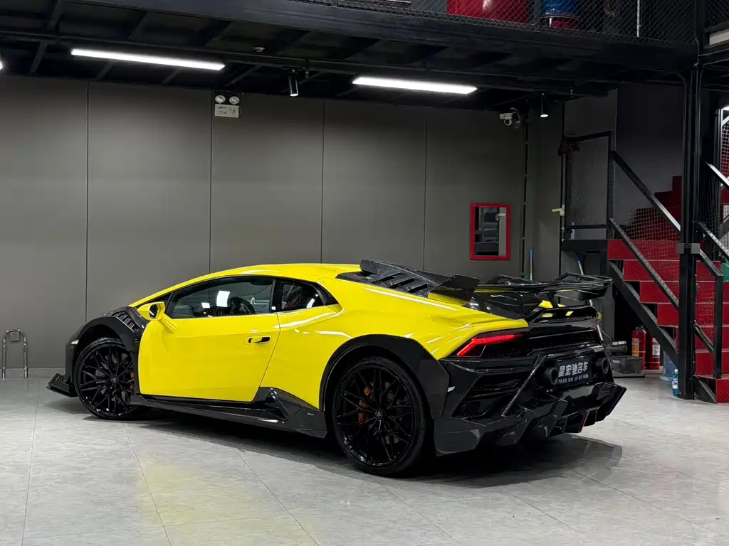 Lamborghini Huracan 2015 — фото 9