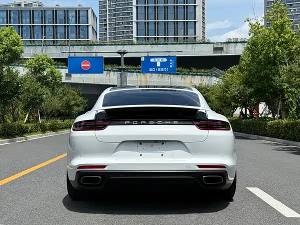 Porsche Panamera 2019