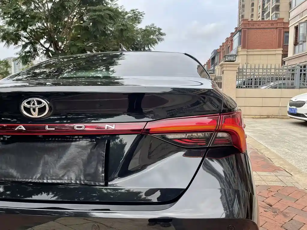 Toyota Avalon 2023 — фото 12