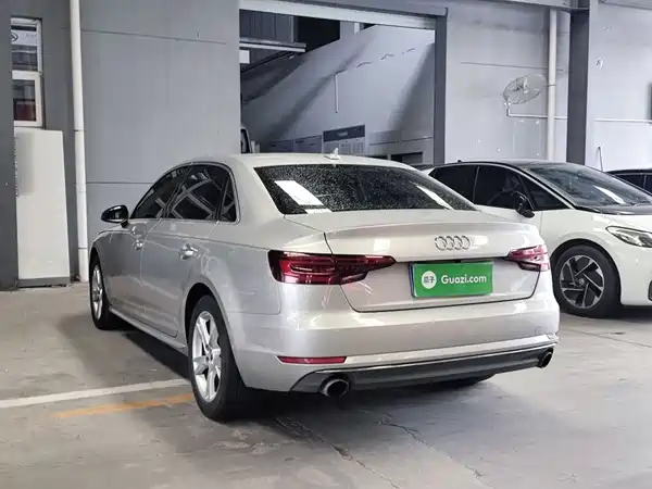 Audi A4L 2018