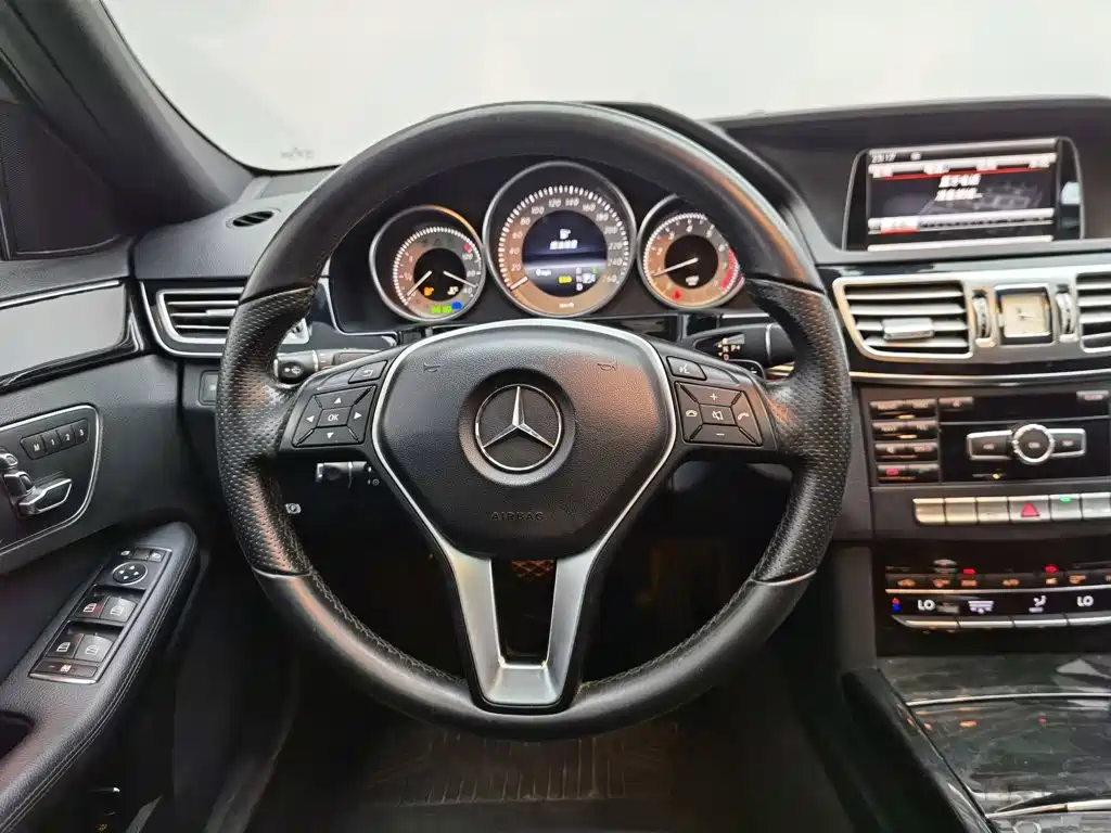 Mercedes-Benz E-Class 2014 — фото 11