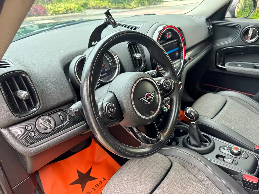 MINI Countryman 2019 — фото 18