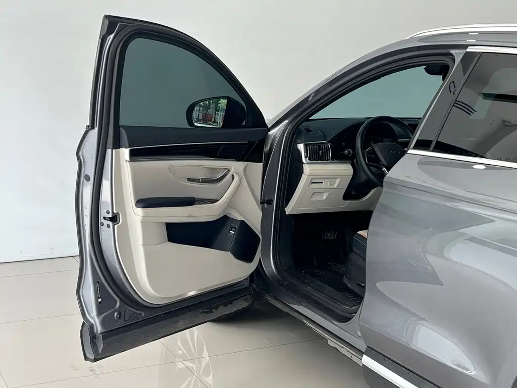 BYD PLUS New Energy 2023 — фото 14