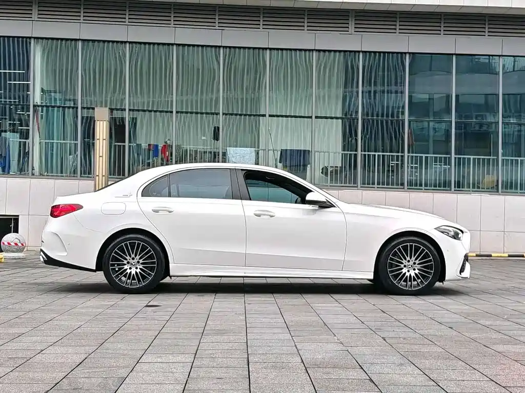 Mercedes-Benz C-Class 2022 — фото 9