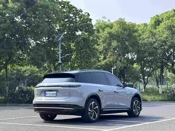 NIO ES6 2025