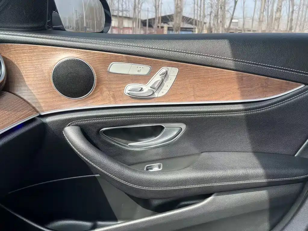 Mercedes-Benz E-Class 2020 — фото 9