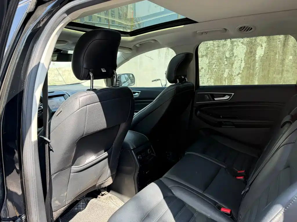 Ford Edge 2019 — фото 11