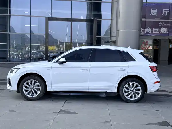 Audi Q5L 2022