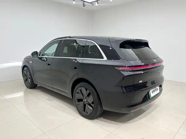 Li Auto L6 2025