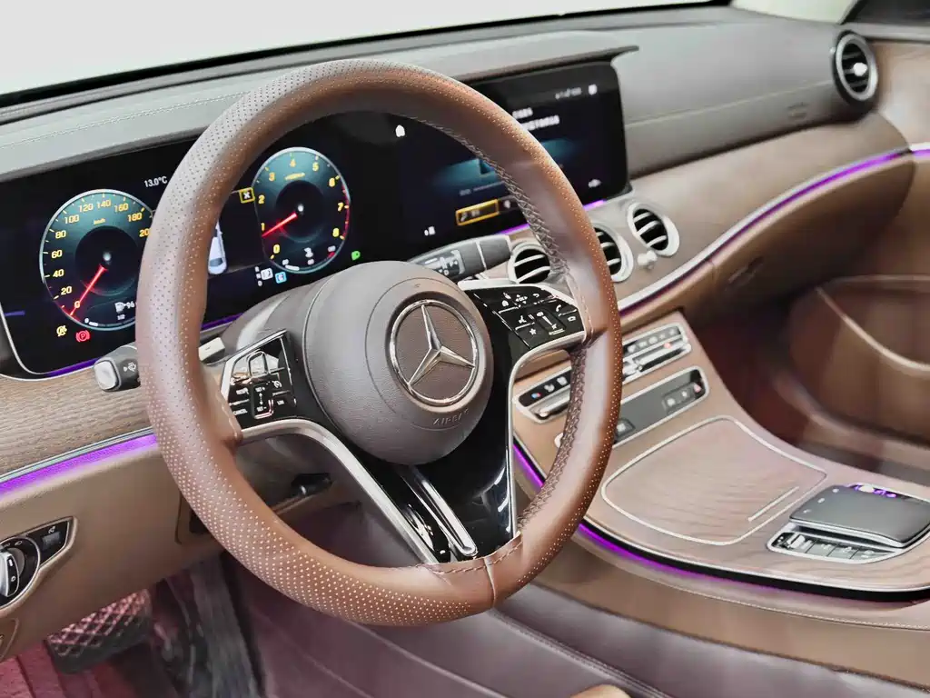 Mercedes-Benz E-Class 2022 — фото 23