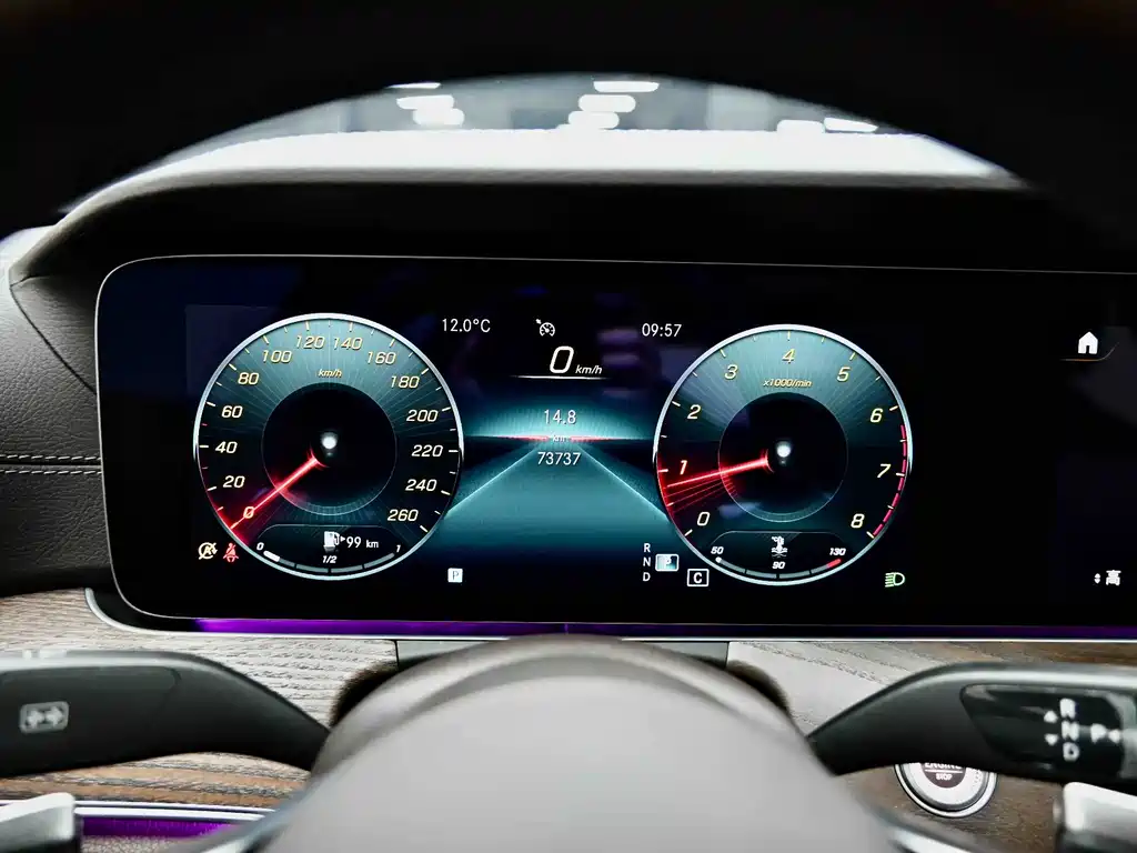 Mercedes-Benz E-Class 2022 — фото 12