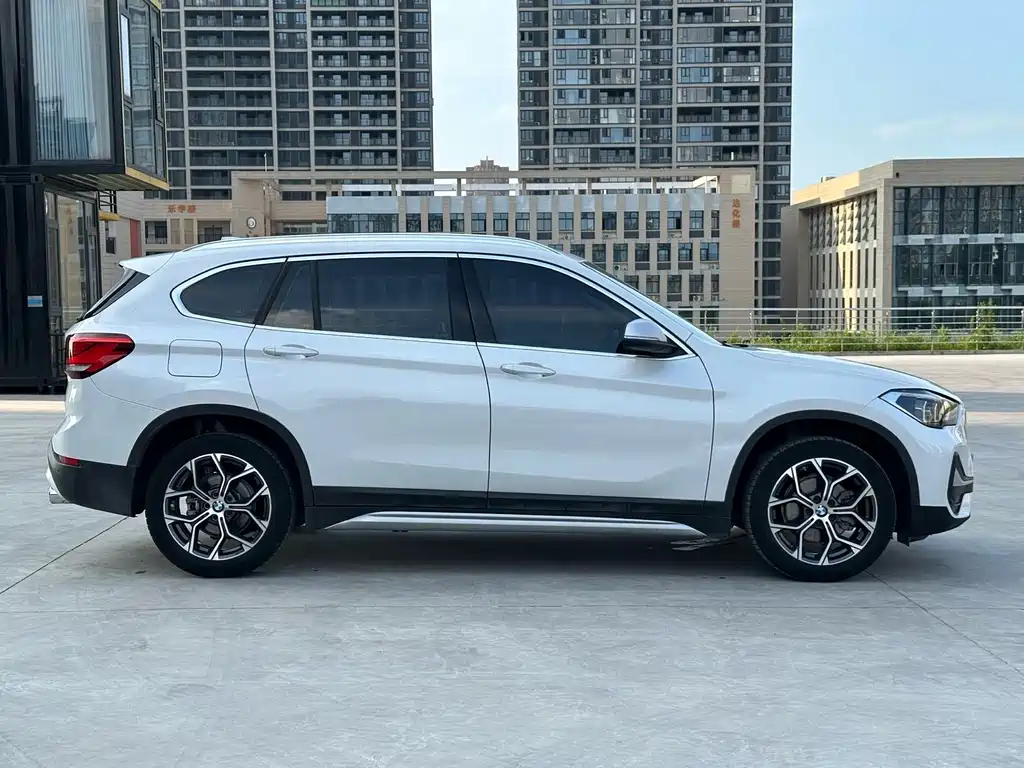 BMW X1 2022 — фото 8