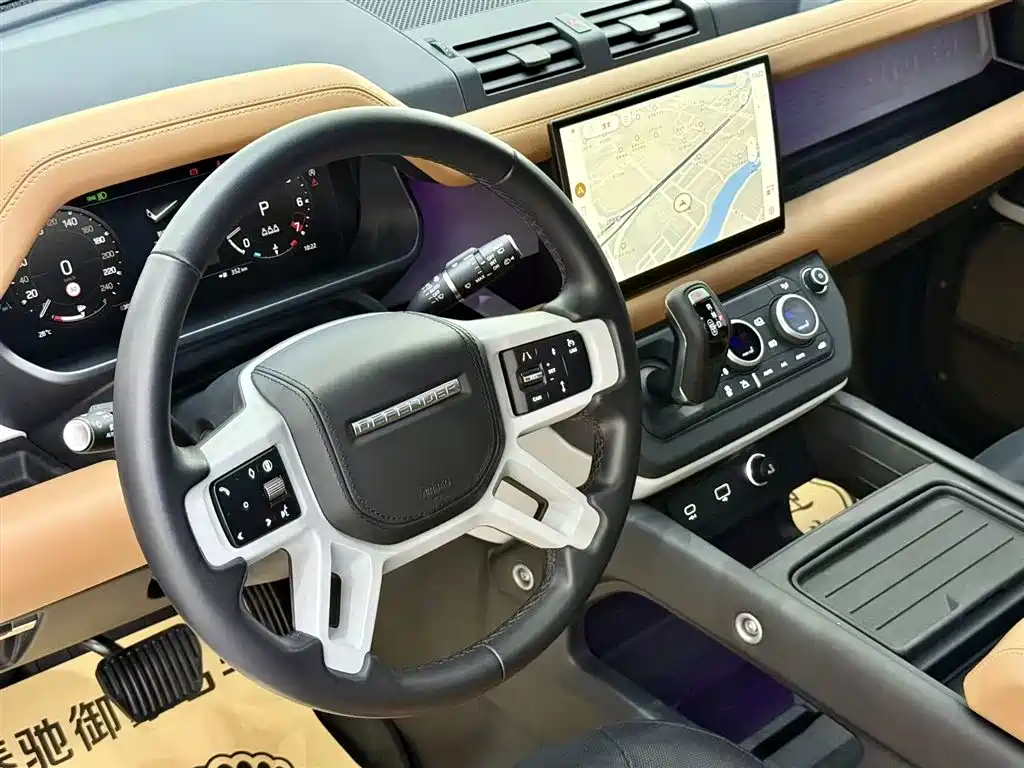 Land Rover Defender 2024 — фото 18