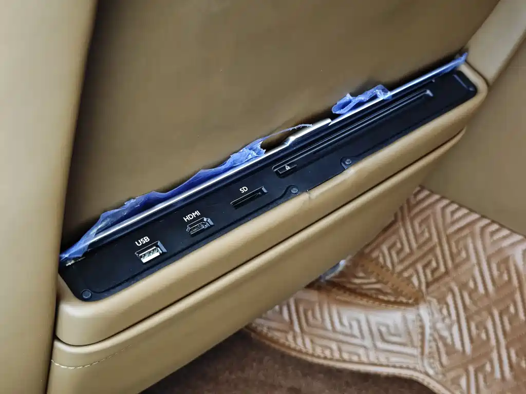 Bentley Flying Spur 2015 — фото 33