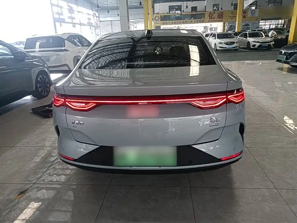 BYD Qin L 2025 — фото 6