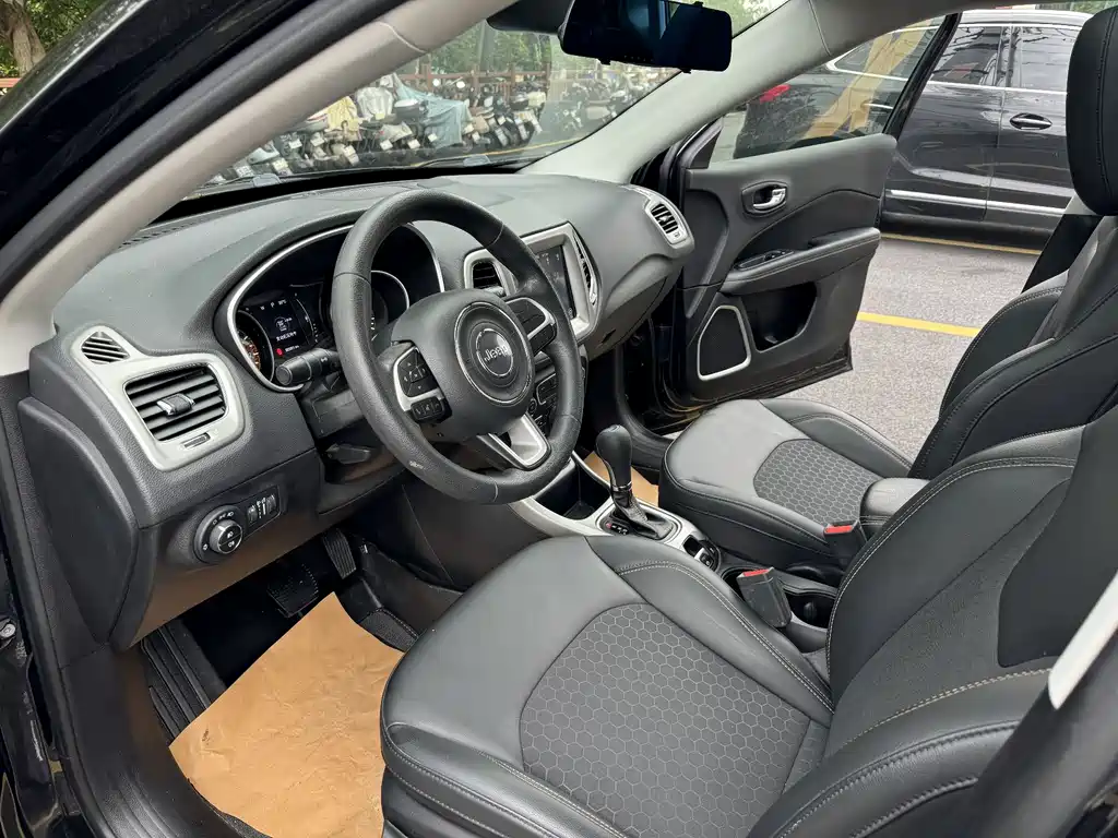 Jeep Compass 2020 — фото 8