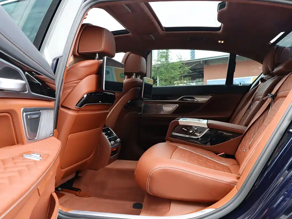 BMW 7 Series 2022 — фото 14