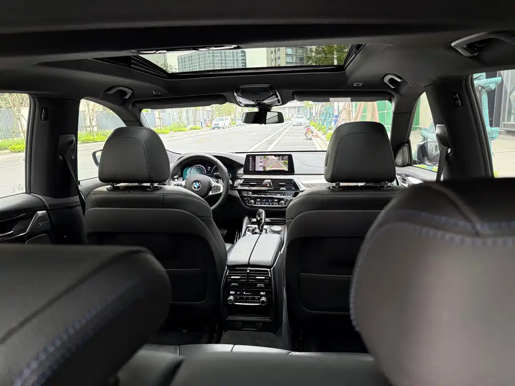 BMW 6 Series GT 2018 — фото 28
