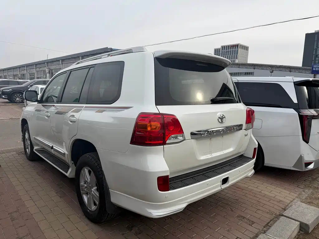 Toyota Land Cruiser 2015 — фото 5