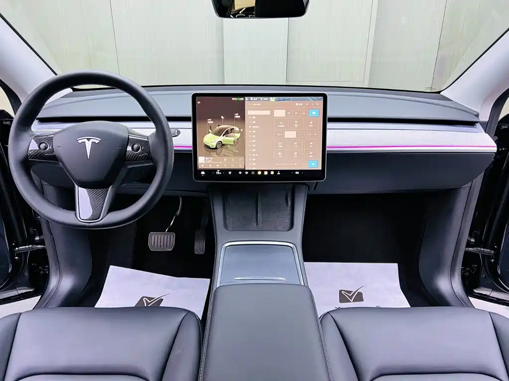 Tesla Model Y 2024 — фото 9