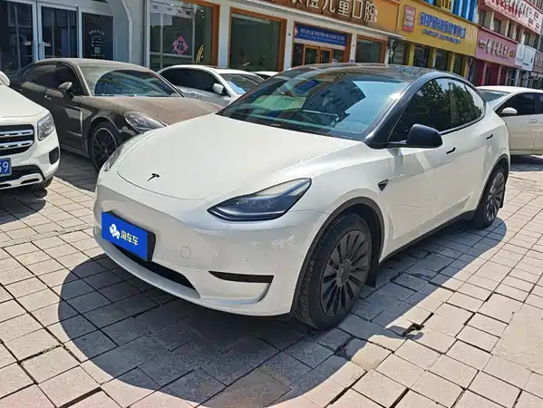 Tesla Model Y 2023
