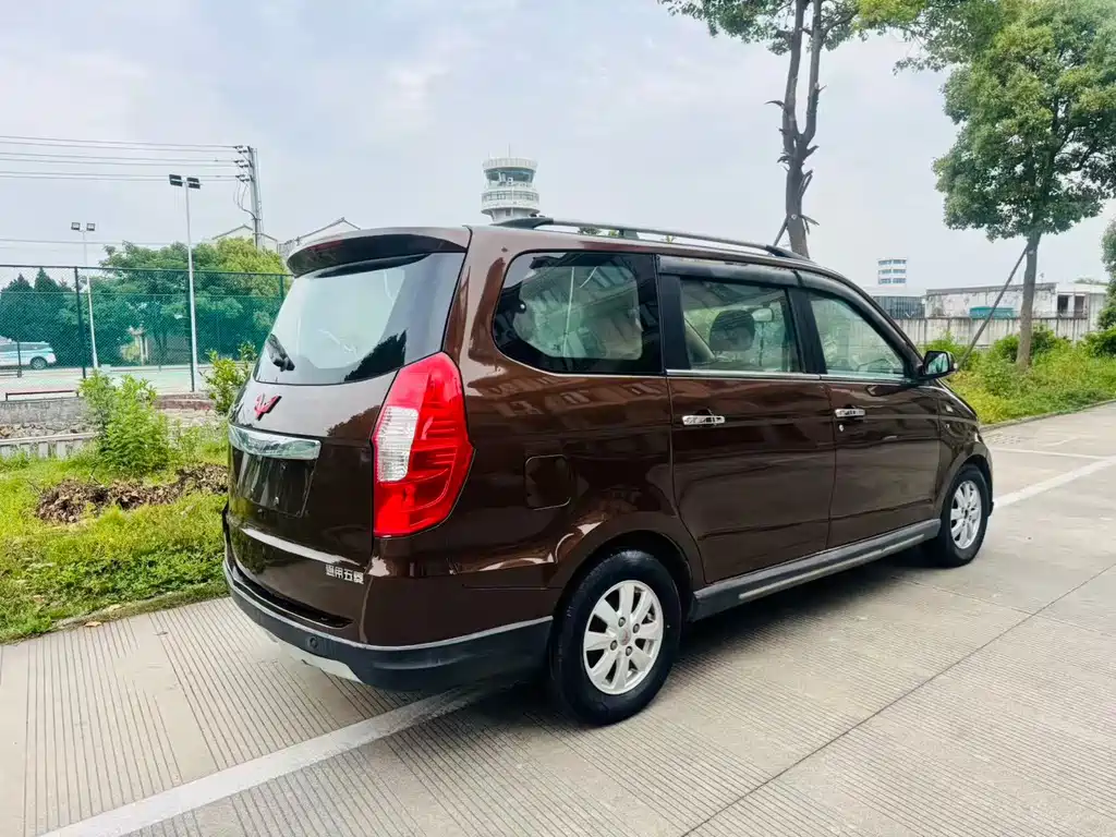 Wuling Hongguang 2015 — фото 6