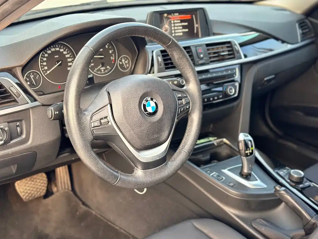 BMW 3 Series 2017 — фото 6