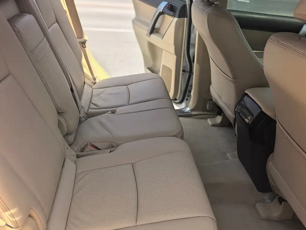 Toyota Prado 2015 — фото 23