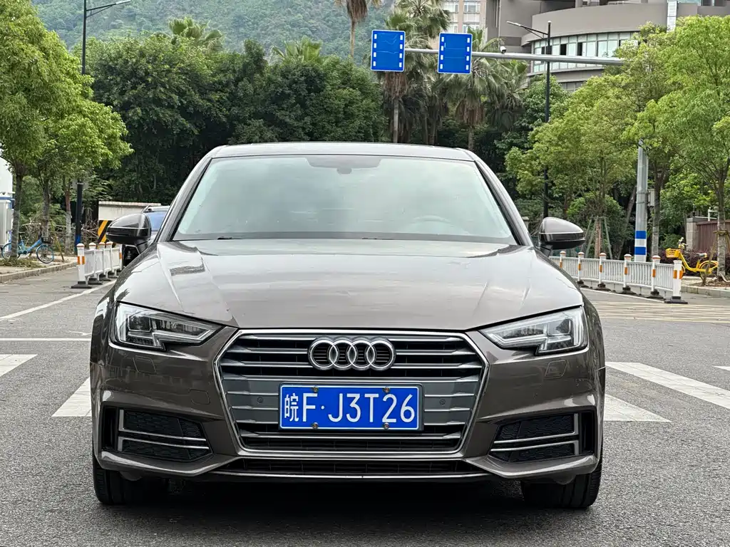 Audi A4L 2018 — фото 2
