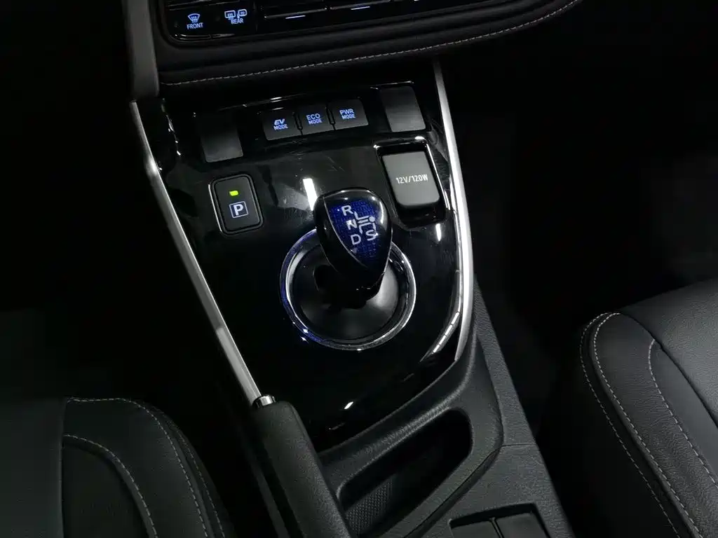 Toyota Corolla 2017 — фото 13