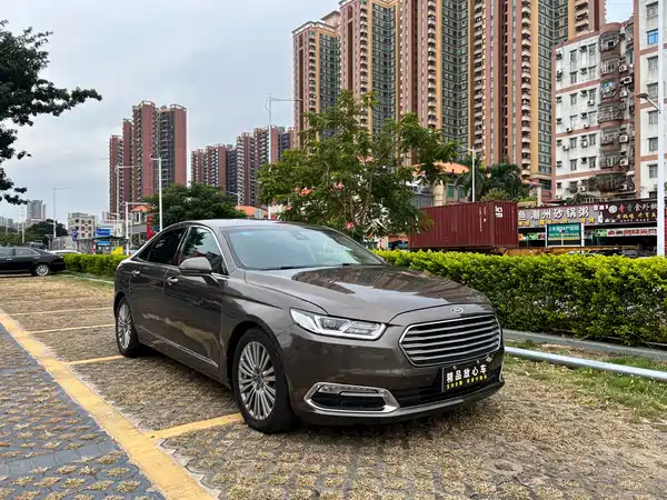 Ford Taurus 2015