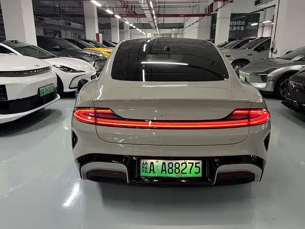 Xiaomi SU7 2024