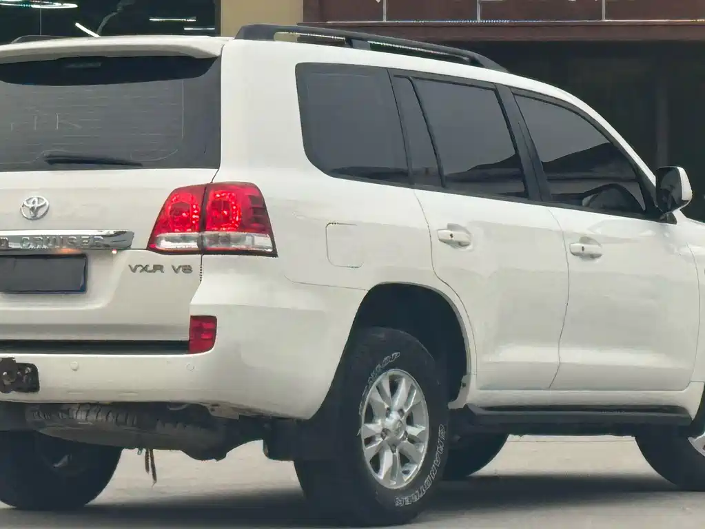 Toyota Land Cruiser 2011 — фото 15